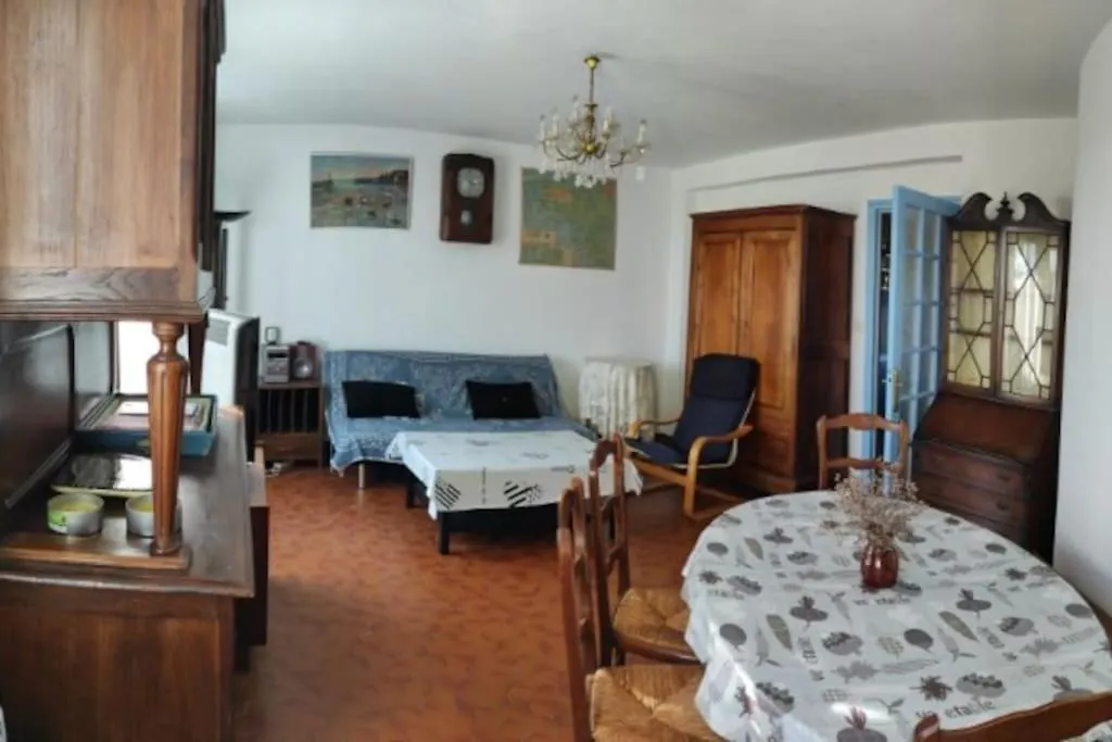 Holiday home Charmante Maison De Pecheur Bretonne Vue Sur Mer Le Tour-du-Parc France