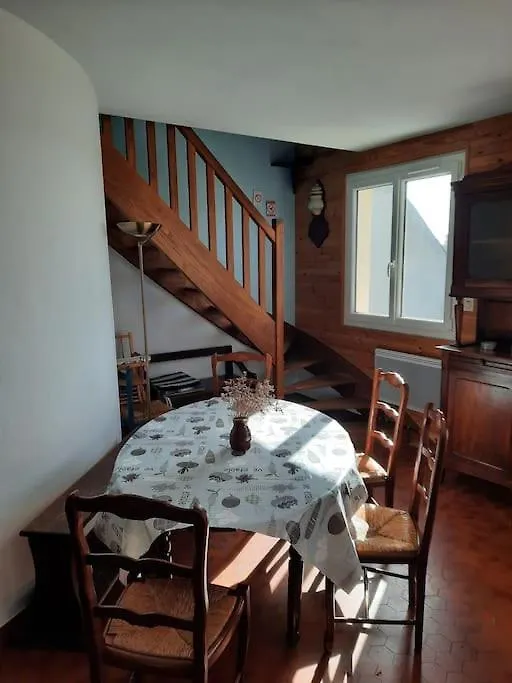 Holiday home Charmante Maison De Pecheur Bretonne Vue Sur Mer Le Tour-du-Parc